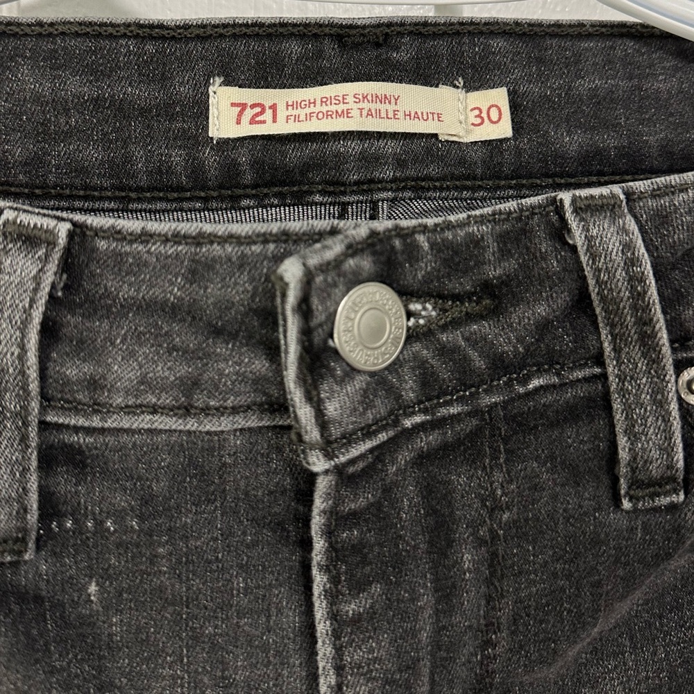 Levi’s women’s skinny jeans - Picture 2 of 4